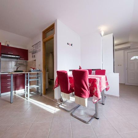 Strma Apartments Vis Eksteriør bilde