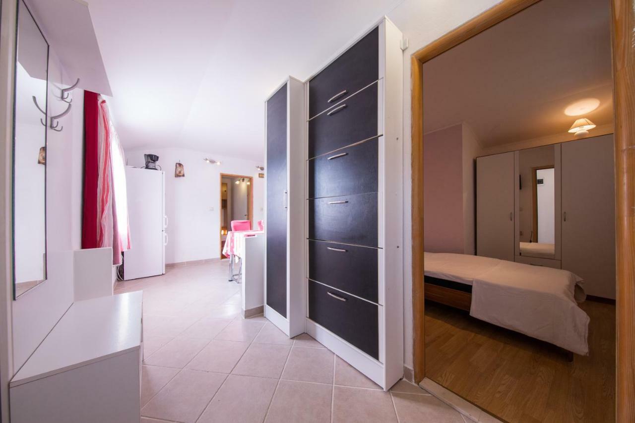 Strma Apartments Vis Eksteriør bilde