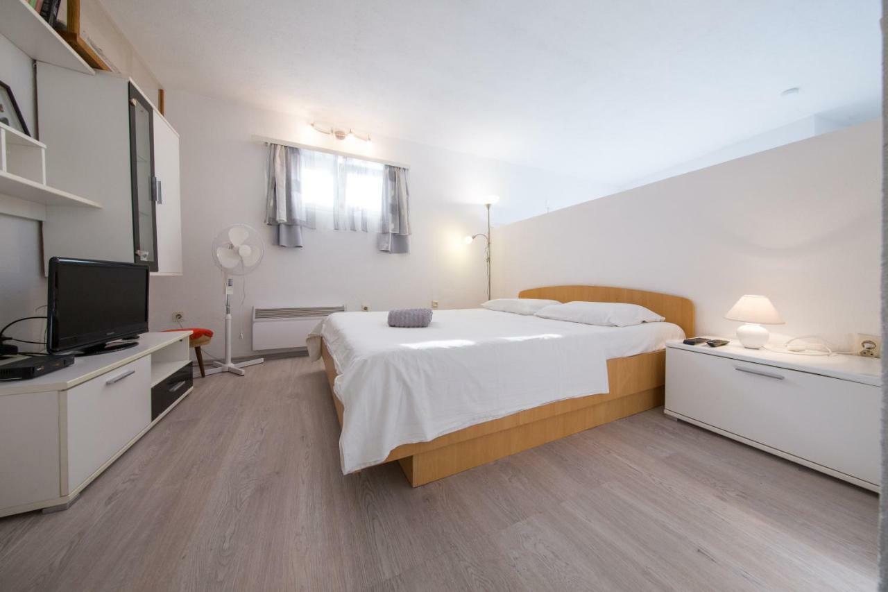 Strma Apartments Vis Eksteriør bilde